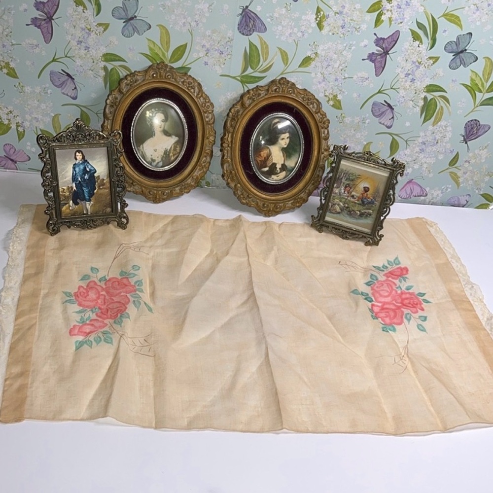 Vintage Italy French Home Decor Set Frames and Rose Table Linen